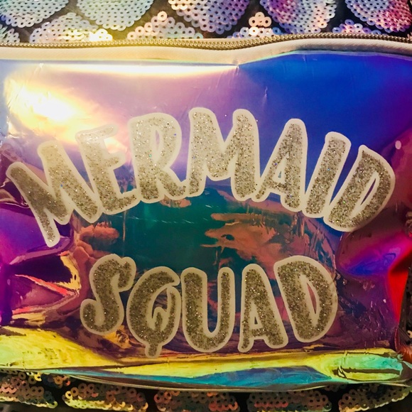 Backpack - Picture 3 of 8